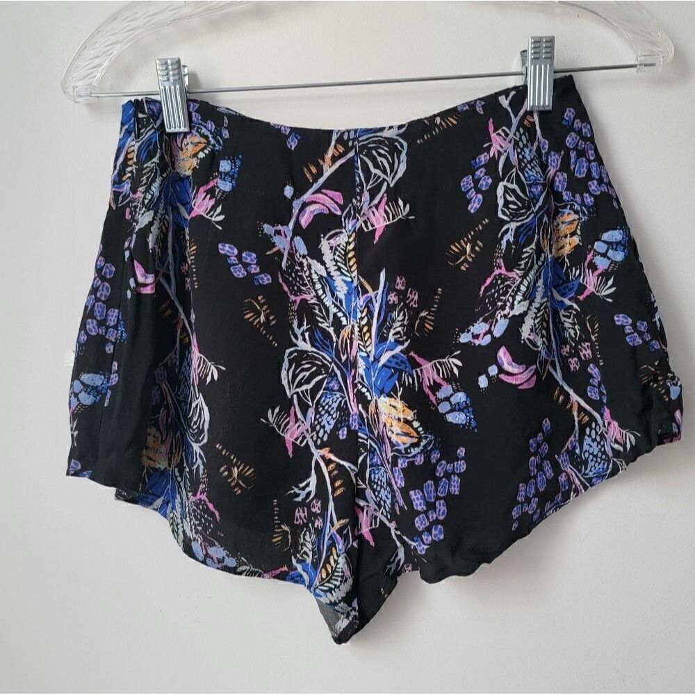 FREE PEOPLE Boho Floral Print Shorts Multicolor Black, Blue, Pink Size 0 - Picture 5 of 6